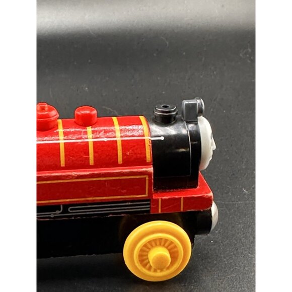 Thomas Wooden Railway Victor Steam Works Train Engine 2003 Learning Curve Vtg - Picture 5 of 13